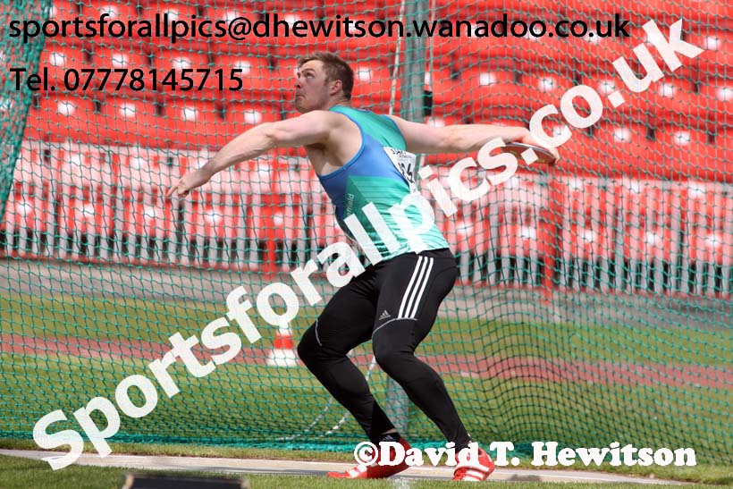 Senior mens discus, North Eastern Track and Field Champs, Gateshead Stadium. Photo: David T. Hewitson/Sports for All Pics